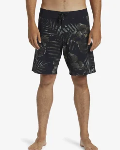 Pupukea Camo - Boardshorts de desempenho Airlite 19” para Homem